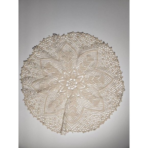 2 Vintage Doilie*2 Vintage Doily*Doilies*Hand made Crocheted Doilies*Round Doili